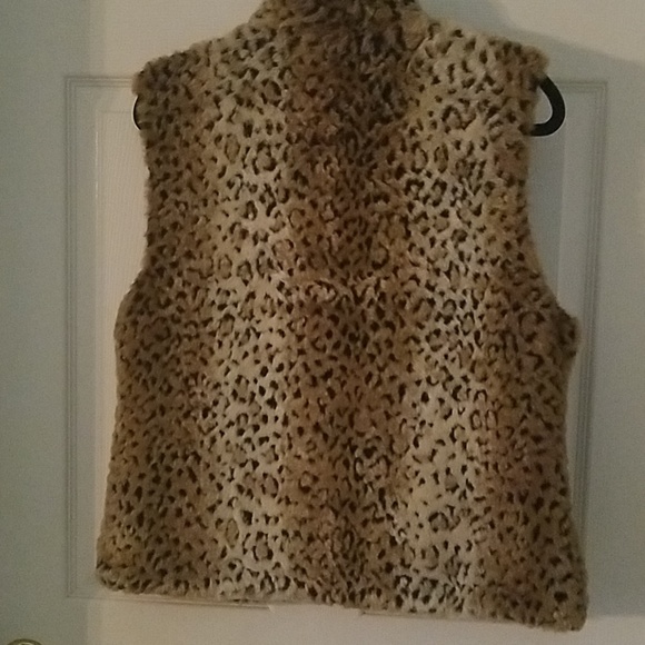 Faux fur vest - Picture 4 of 6